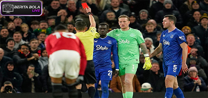 Hasil Liga Inggris Diwarnai Kartu Merah Langka, Everton Permalukan Man United